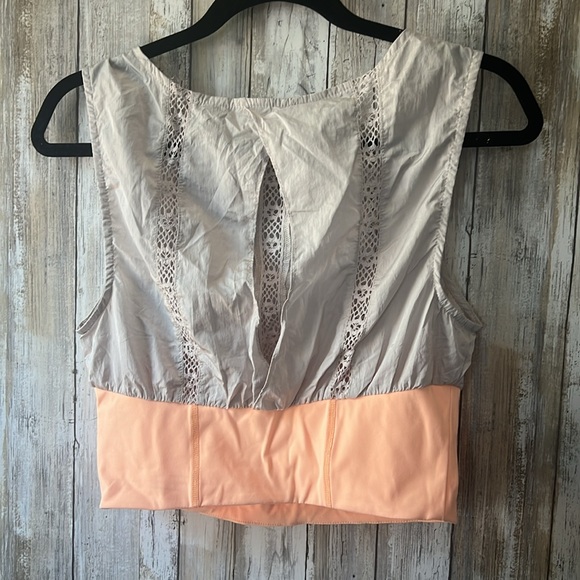 Free people movement lace tank, NWOT, size small - Picture 2 of 4